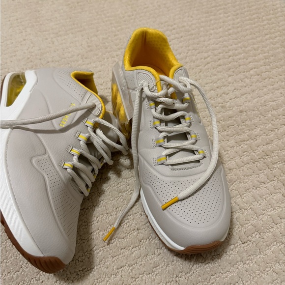 SKECHERS UNO STAND ON AIR -BNWT - Picture 3 of 4